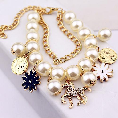 Pearl Flower Bracelet – Delicate & Elegant Jewelry