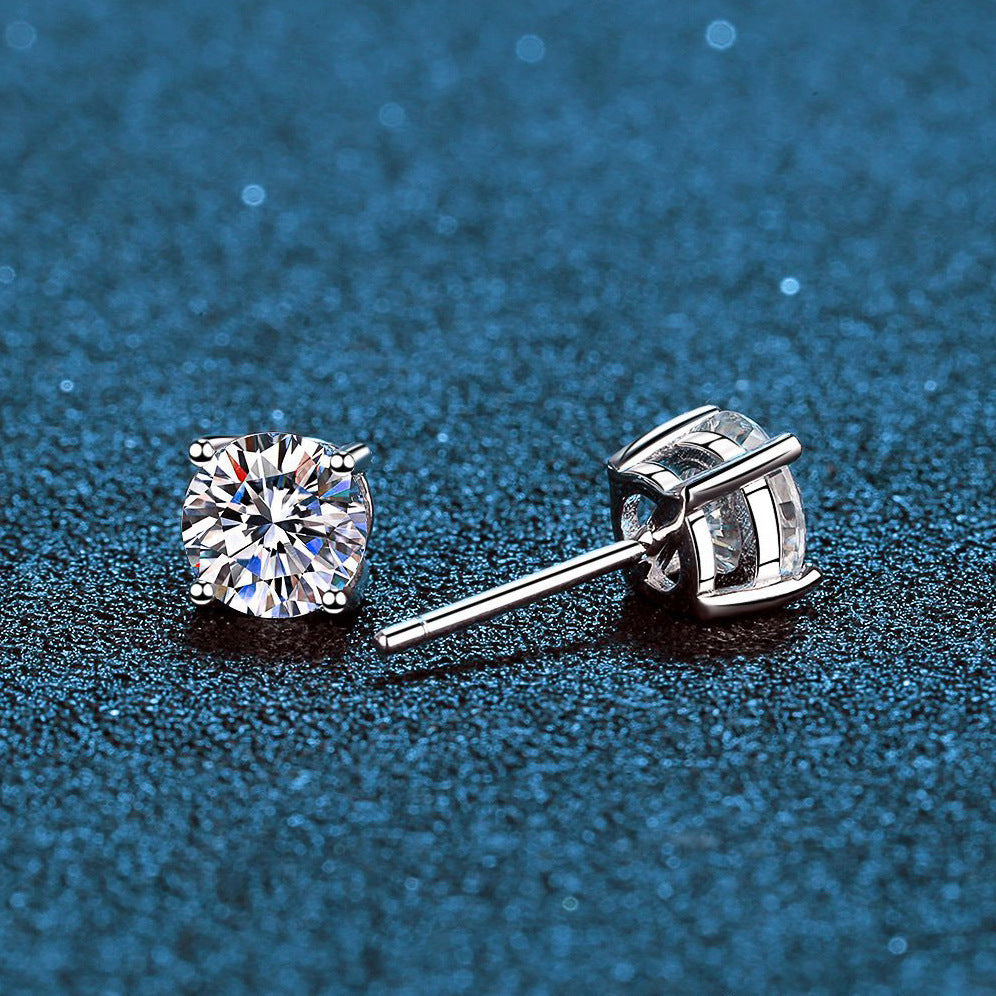 S925 Moissanite Stud Earrings – Classic Four-Claw Style