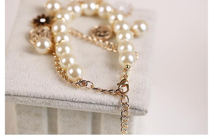 Pearl Flower Bracelet – Delicate & Elegant Jewelry