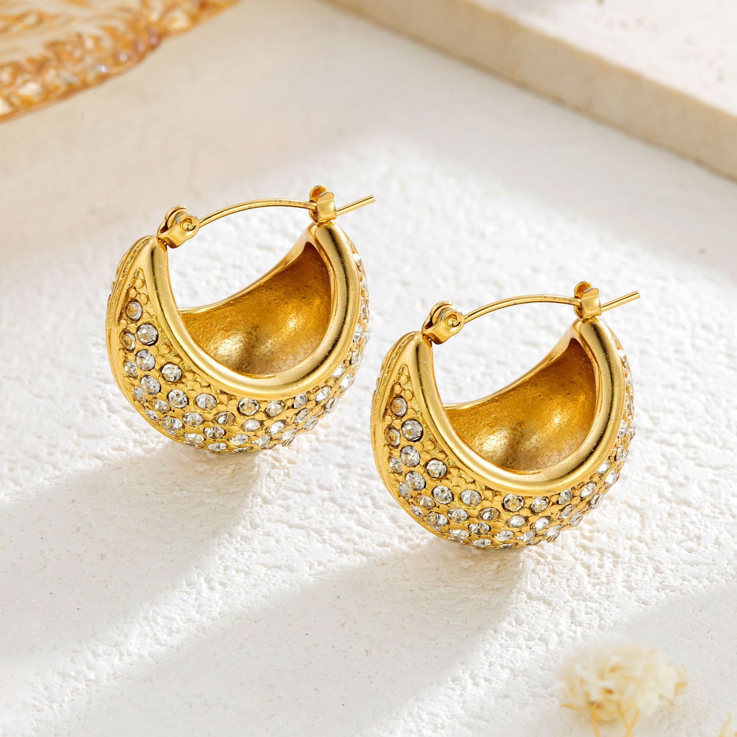 Top 1 Gold Oval Earrings – Sleek Titanium Sparkle