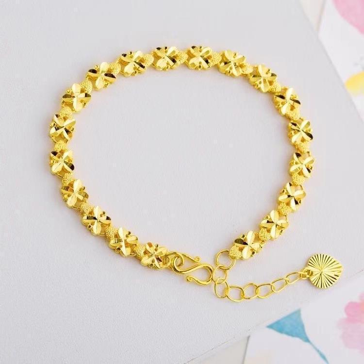 Lucky Clover Heart Necklace – 14K Gold-Plated Gift for Her