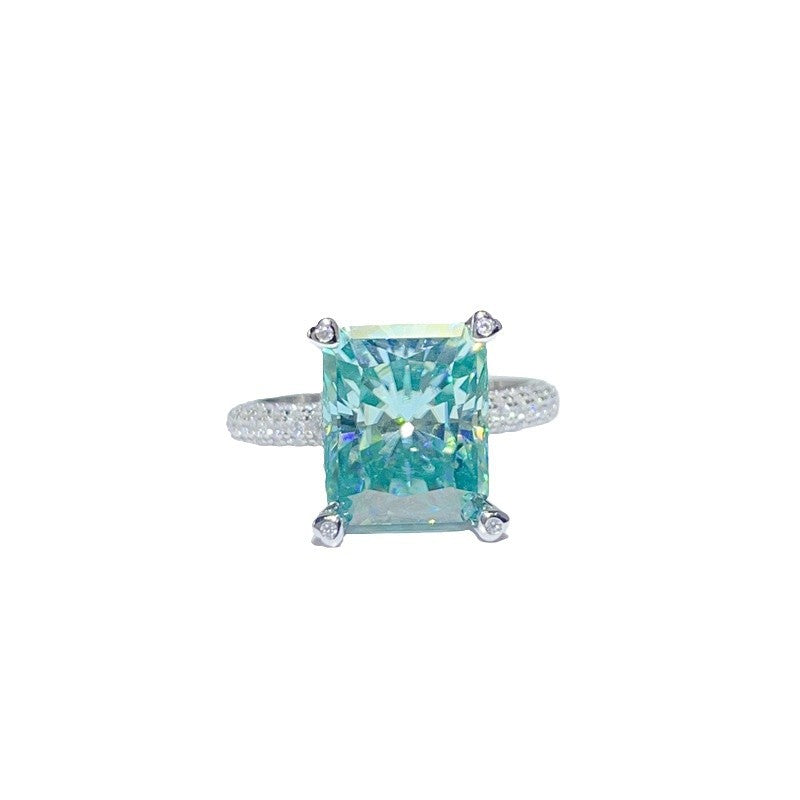 LuxeJewels™ – ParaGreen Royal – 5K Moissanite Signature Ring
