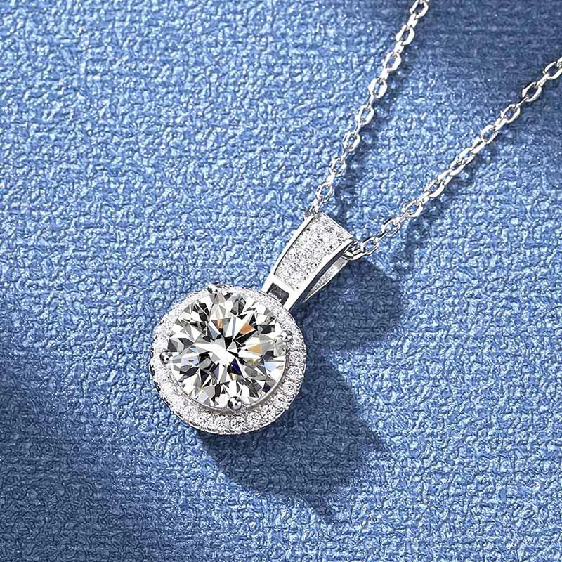 2-Carat Moissanite Necklace – 1 Dazzling Wedding-Ready Pendant