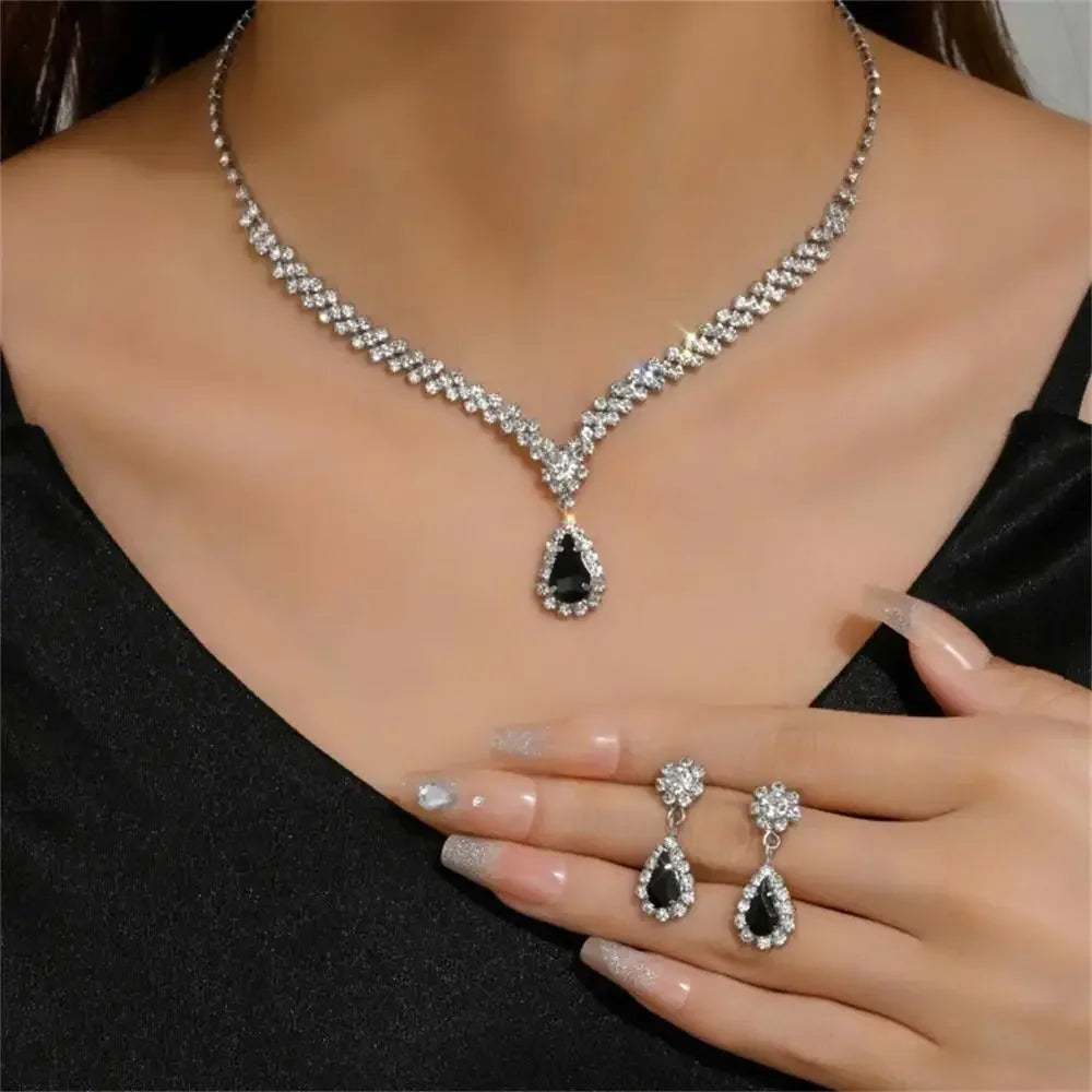 Elegant waterdrop rhinestone jewelry set for women featuring a necklace and earrings, perfect for weddings. Elegant waterdrop rhinestone jewelry set for women featuring a necklace and earrings, perfect for wedding