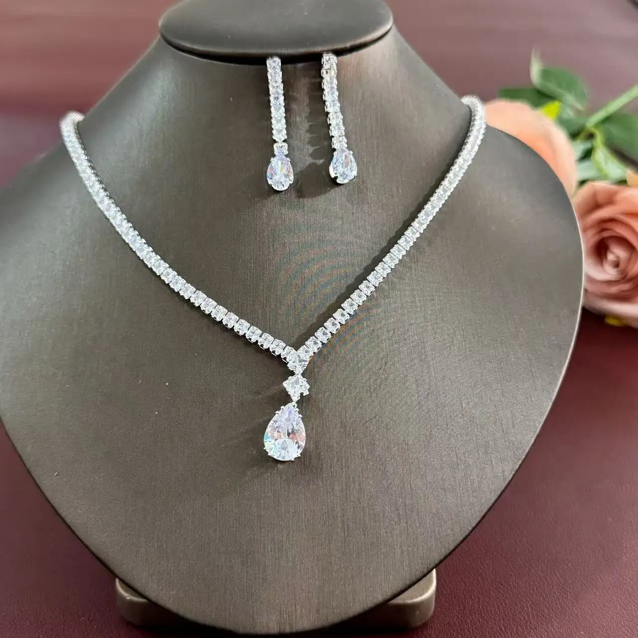 3-piece set of fashionable, simple, exquisite, sparkling jewelry chain for women