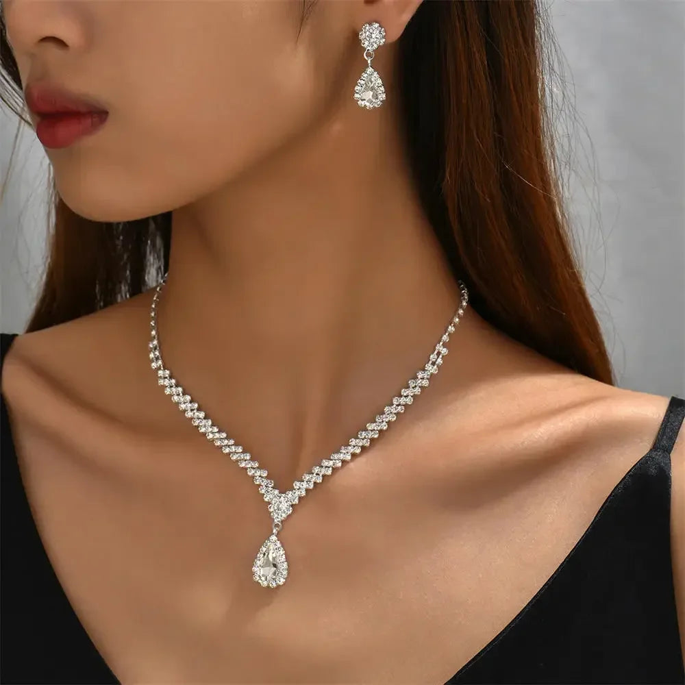 Elegant waterdrop rhinestone jewelry set for women featuring a necklace and earrings, perfect for weddings. Elegant waterdrop rhinestone jewelry set for women featuring a necklace and earrings, perfect for wedding