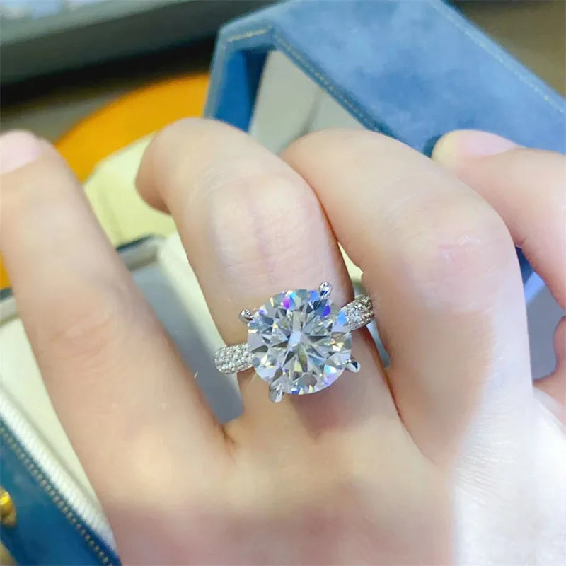 5 Carat Moissanite Ring – Classic 18K White Gold Sparkle