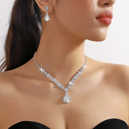 Elegant waterdrop rhinestone jewelry set for women featuring a necklace and earrings, perfect for weddings.