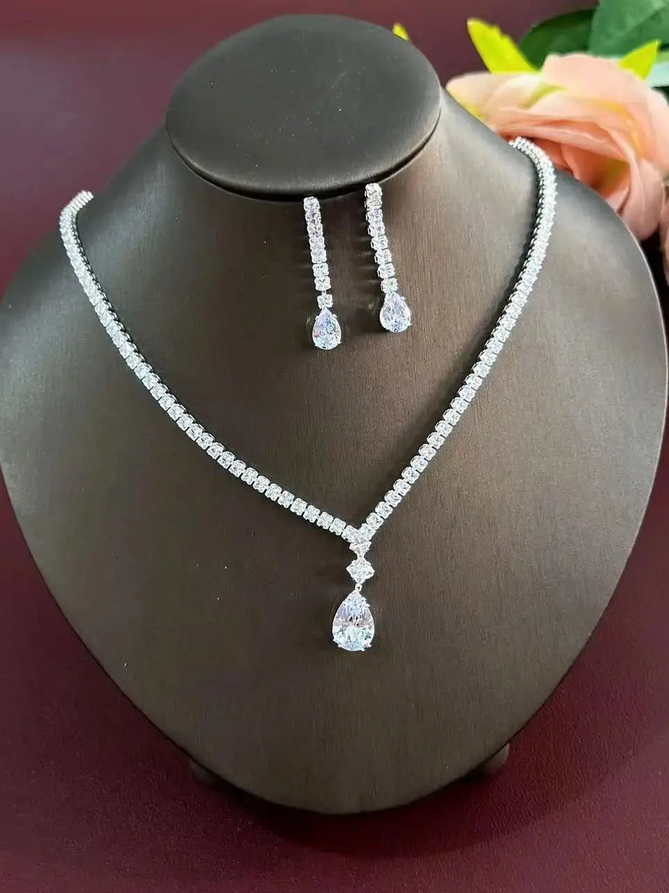 3-piece set of fashionable, simple, exquisite, sparkling jewelry chain for women