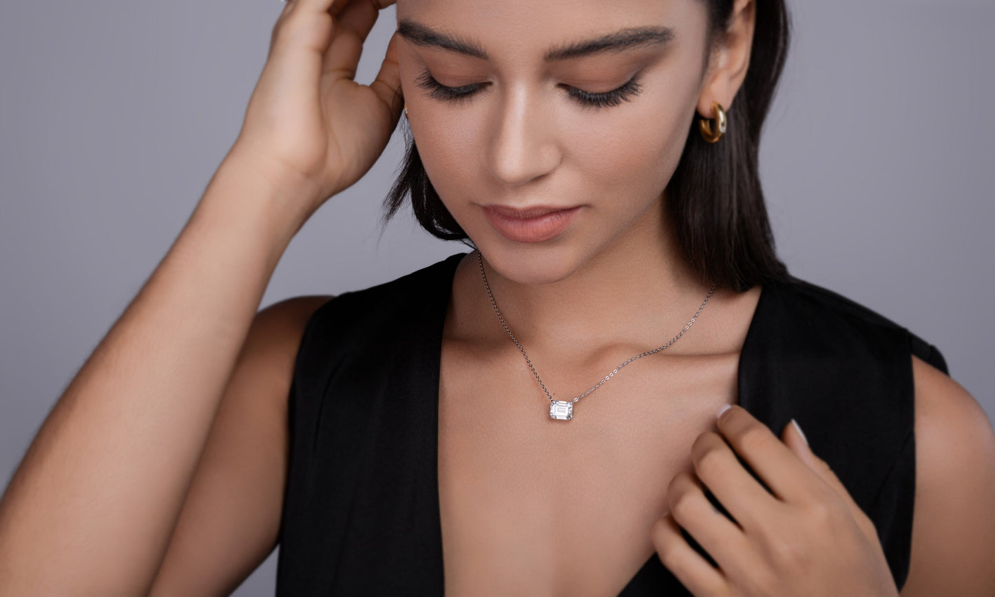 A Light Luxury Design Octagonal Moissanite Necklace
